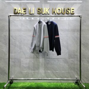 [국내배송]톰브라운 밀라노스티치 삼선암밴드 니트