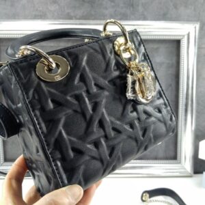 [국내배송]디올 레이디 스몰 백 블랙 그래픽 까나쥬