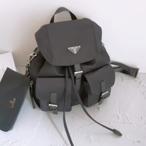 [국내배송]프라다 나일론 배낭 트라이앵글 로고 파우치