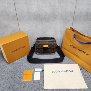 [국내배송]루이비통 S LOCK 메신저백